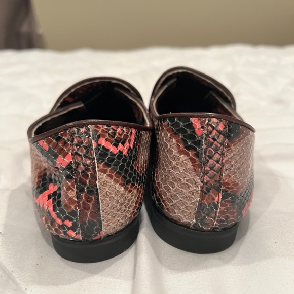 Stunning Aquatalia Snake Embossed Slip Ons - Picture 9 of 9